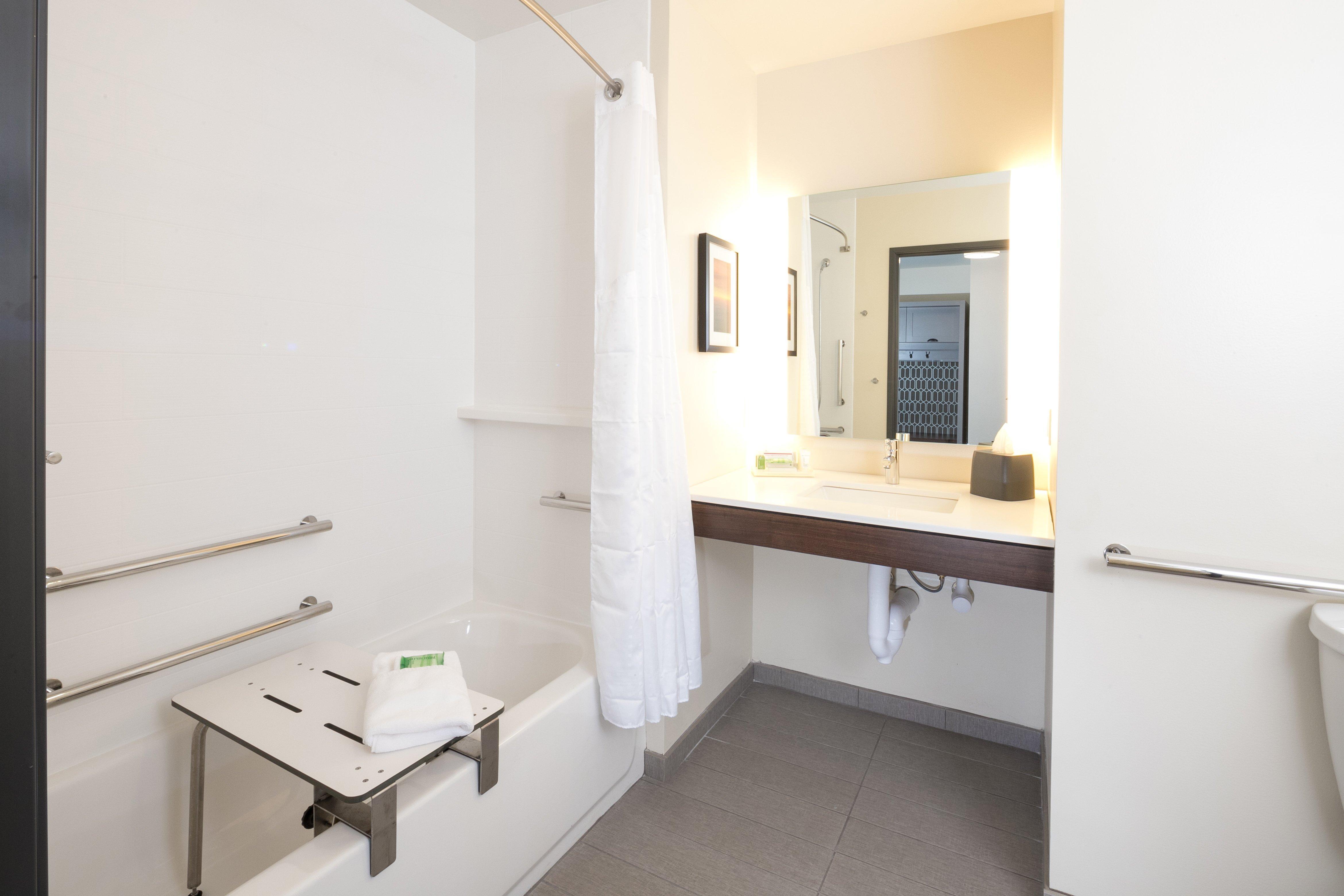 Holiday Inn Hotel & Suites - Mount Pleasant By Ihg Exteriör bild