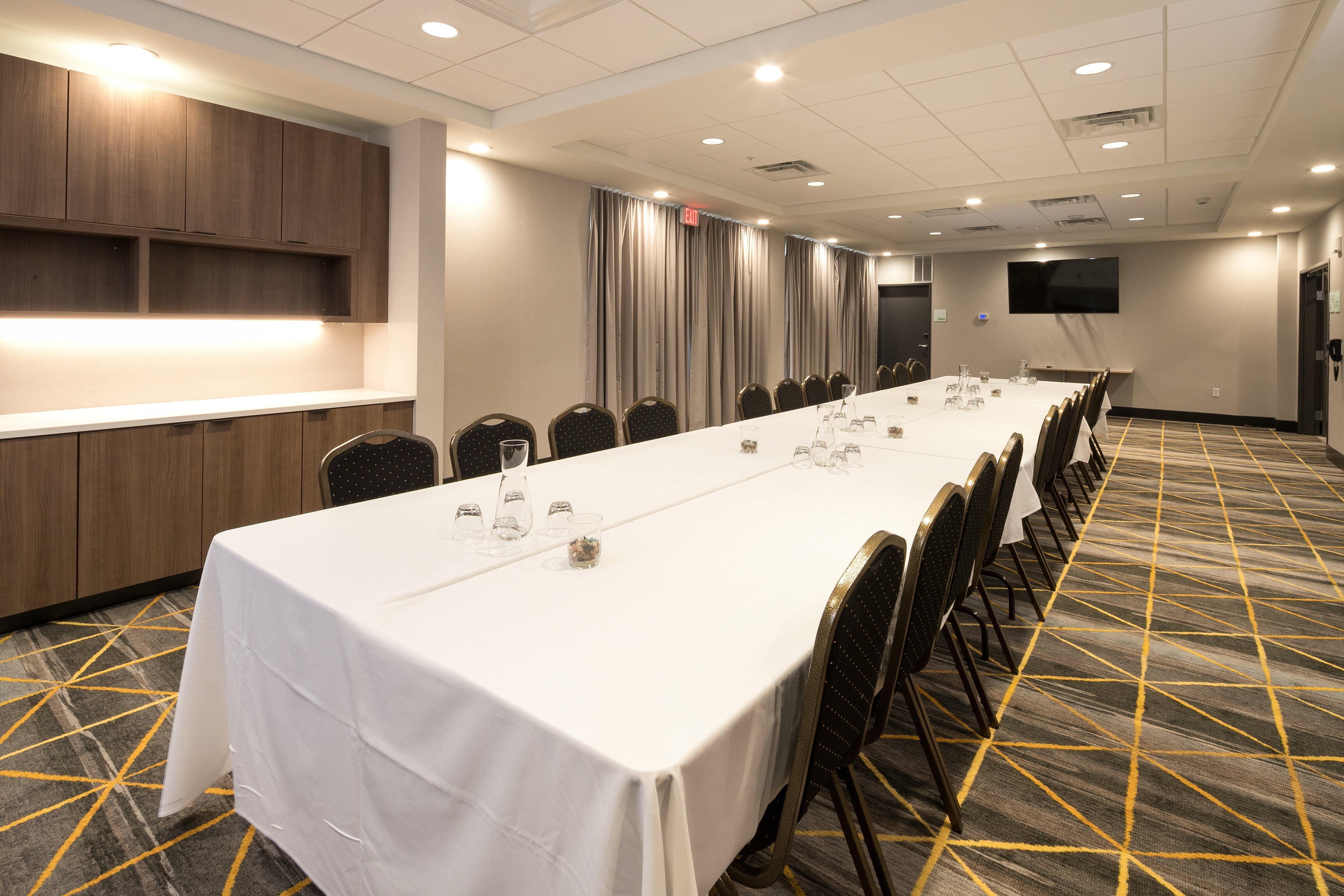 Holiday Inn Hotel & Suites - Mount Pleasant By Ihg Exteriör bild