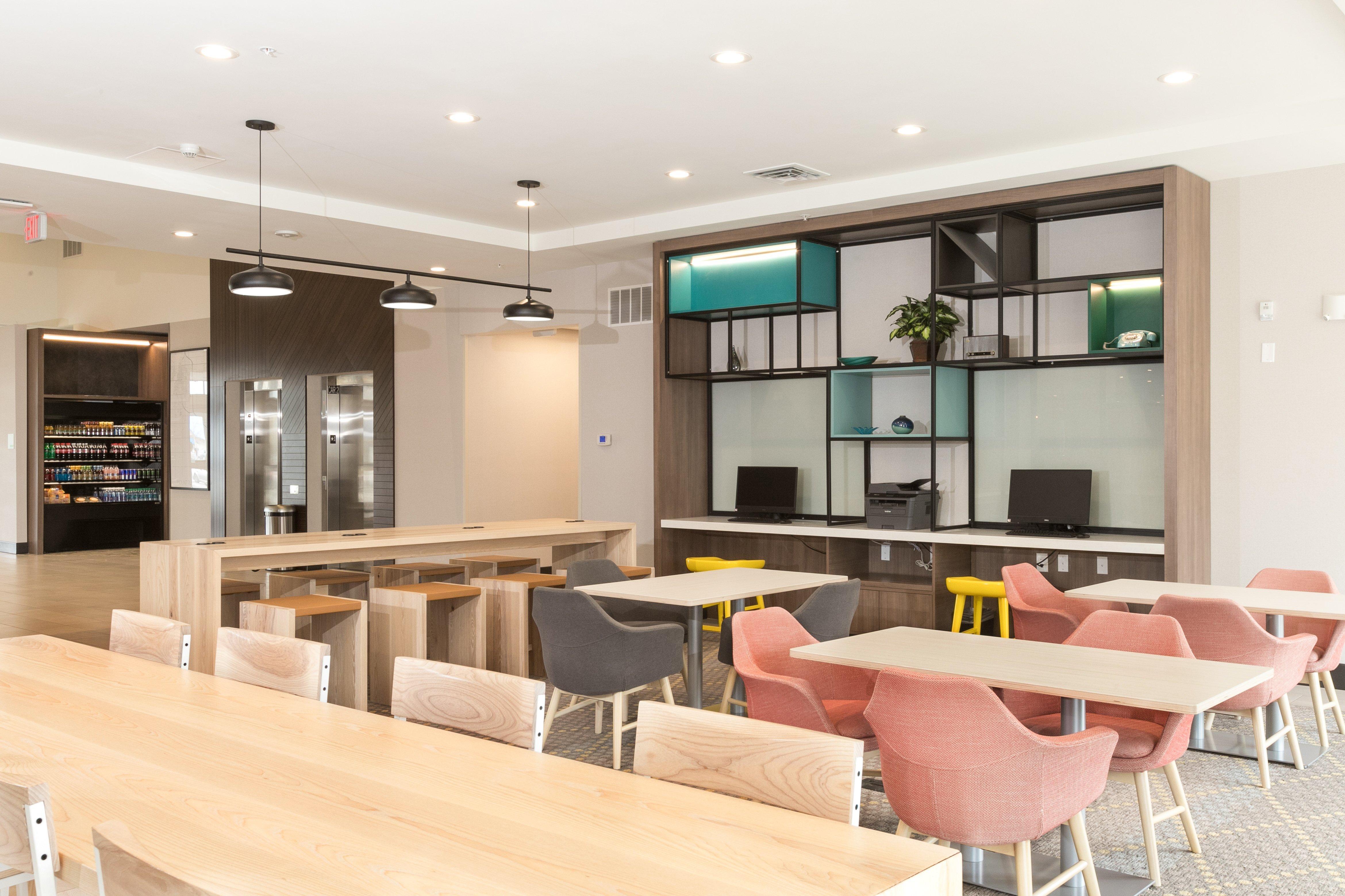 Holiday Inn Hotel & Suites - Mount Pleasant By Ihg Exteriör bild