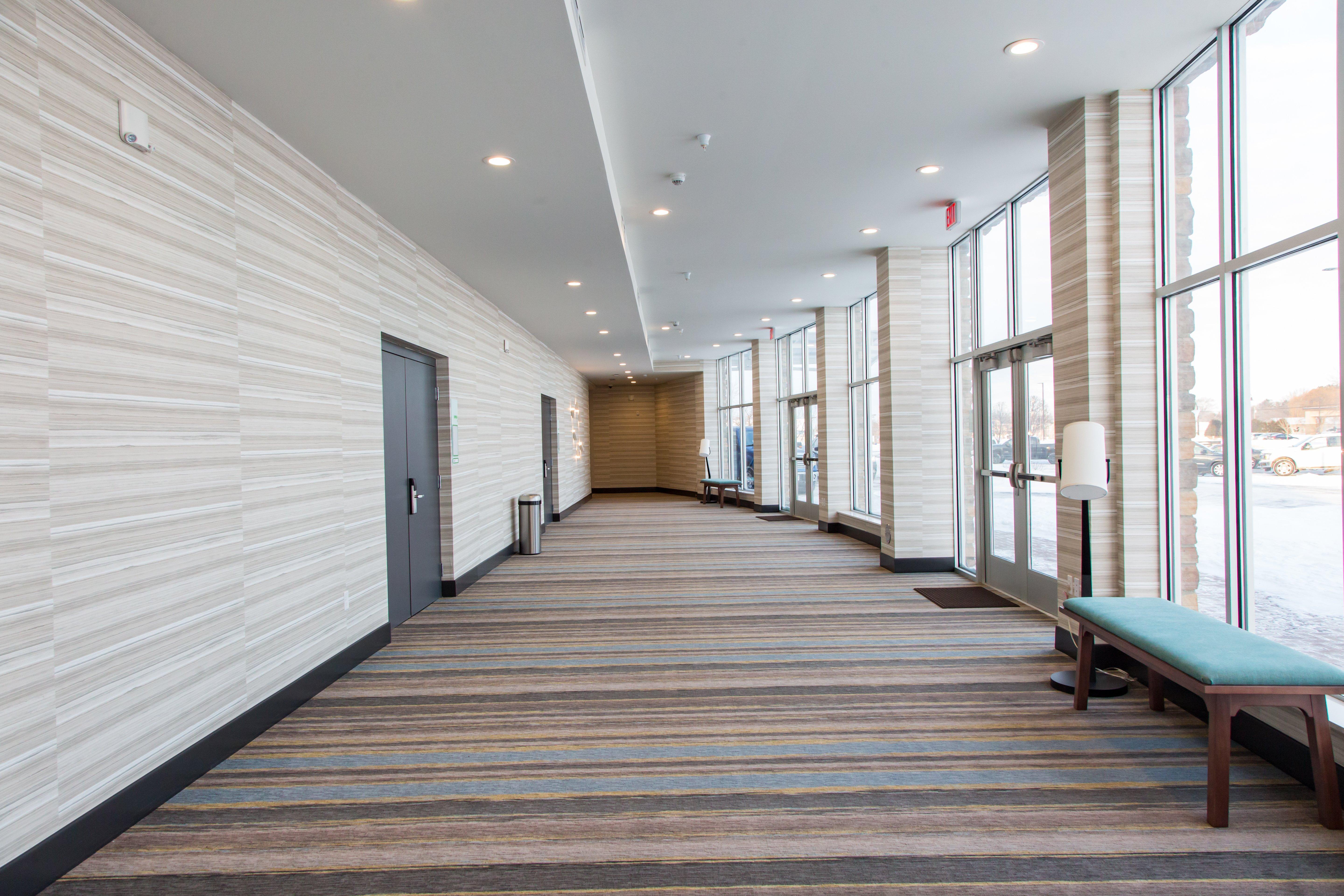 Holiday Inn Hotel & Suites - Mount Pleasant By Ihg Exteriör bild