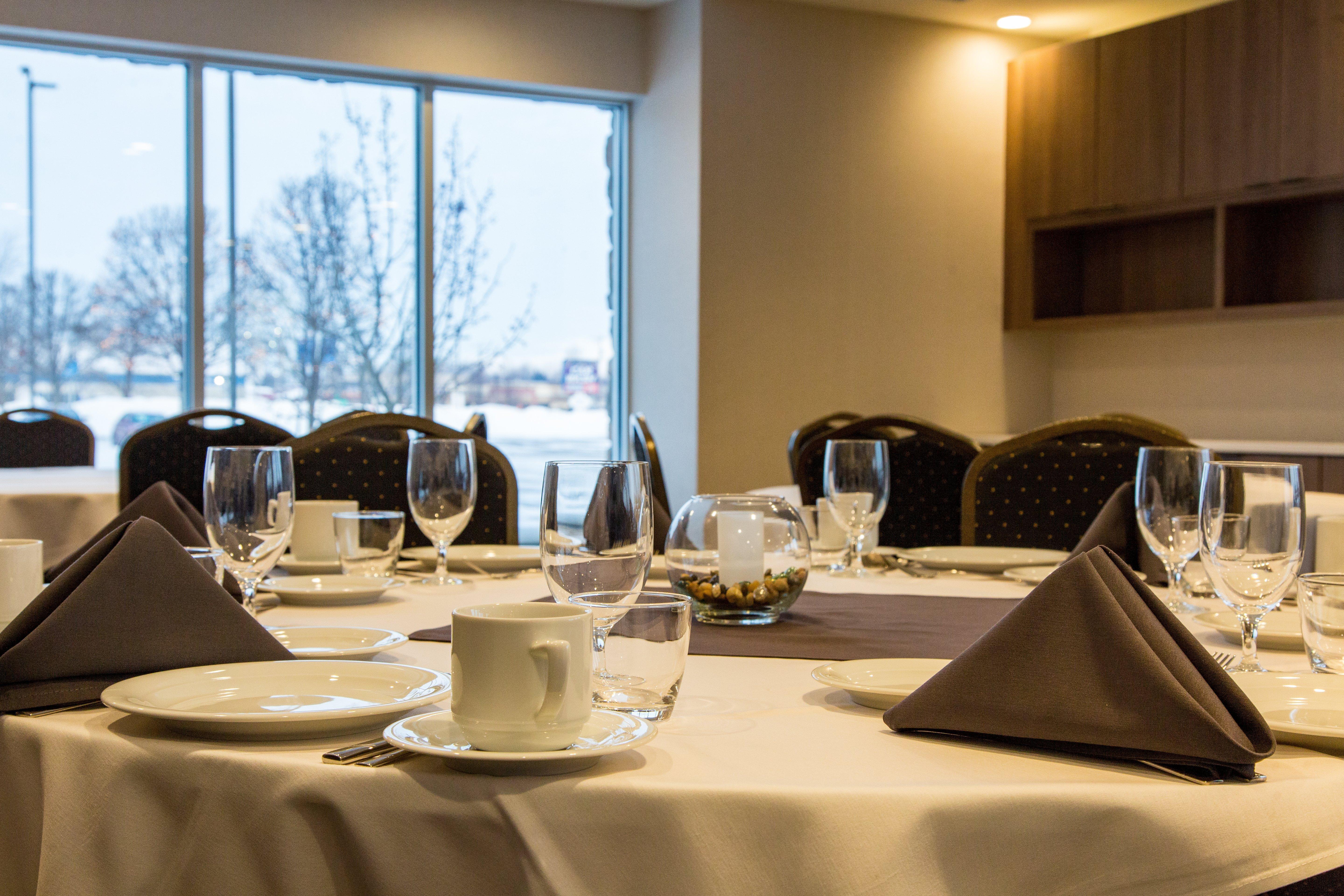 Holiday Inn Hotel & Suites - Mount Pleasant By Ihg Exteriör bild