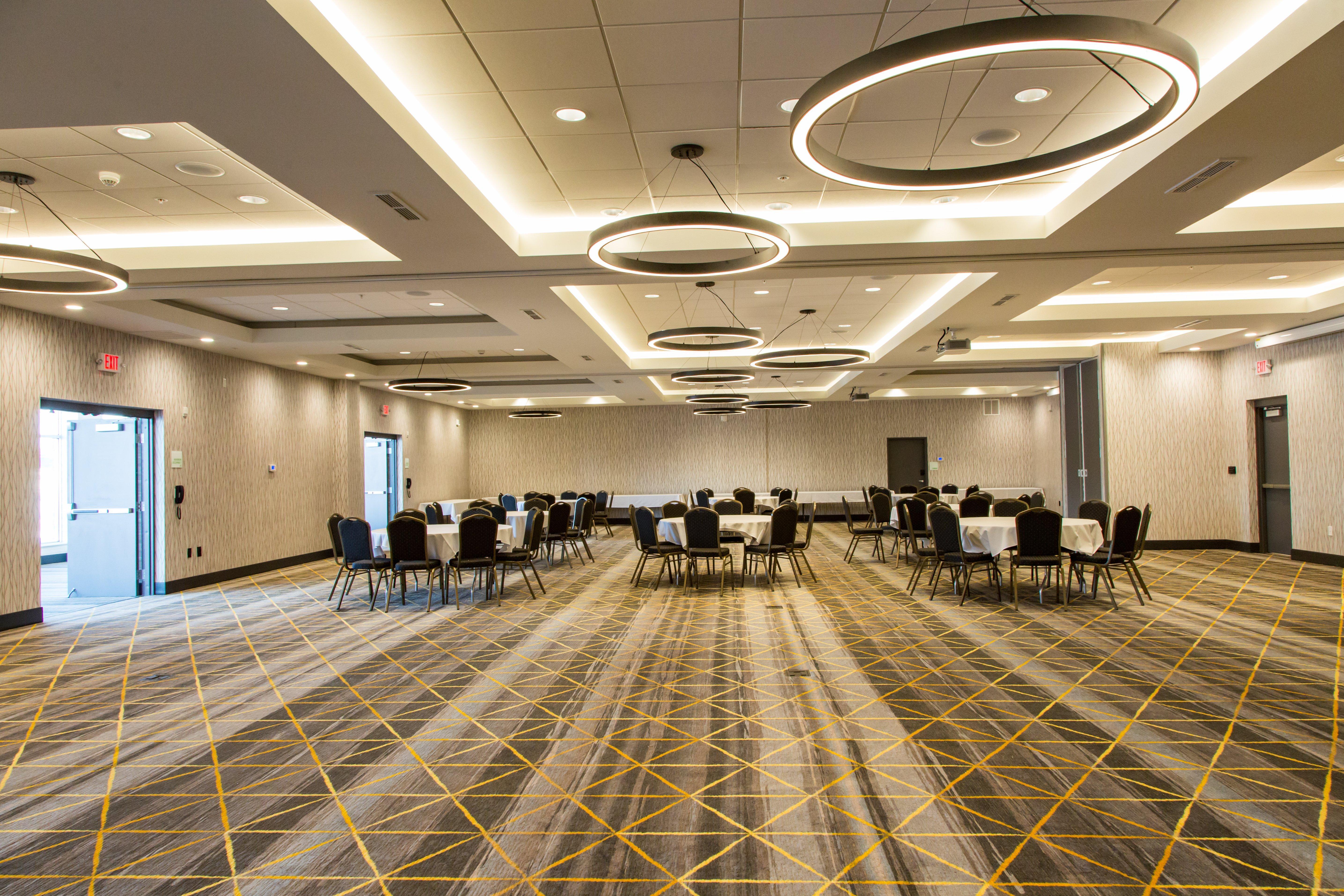 Holiday Inn Hotel & Suites - Mount Pleasant By Ihg Exteriör bild