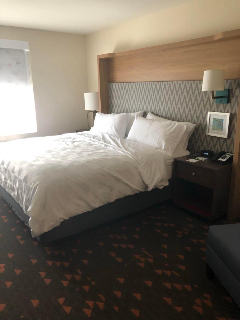 Holiday Inn Hotel & Suites - Mount Pleasant By Ihg Exteriör bild